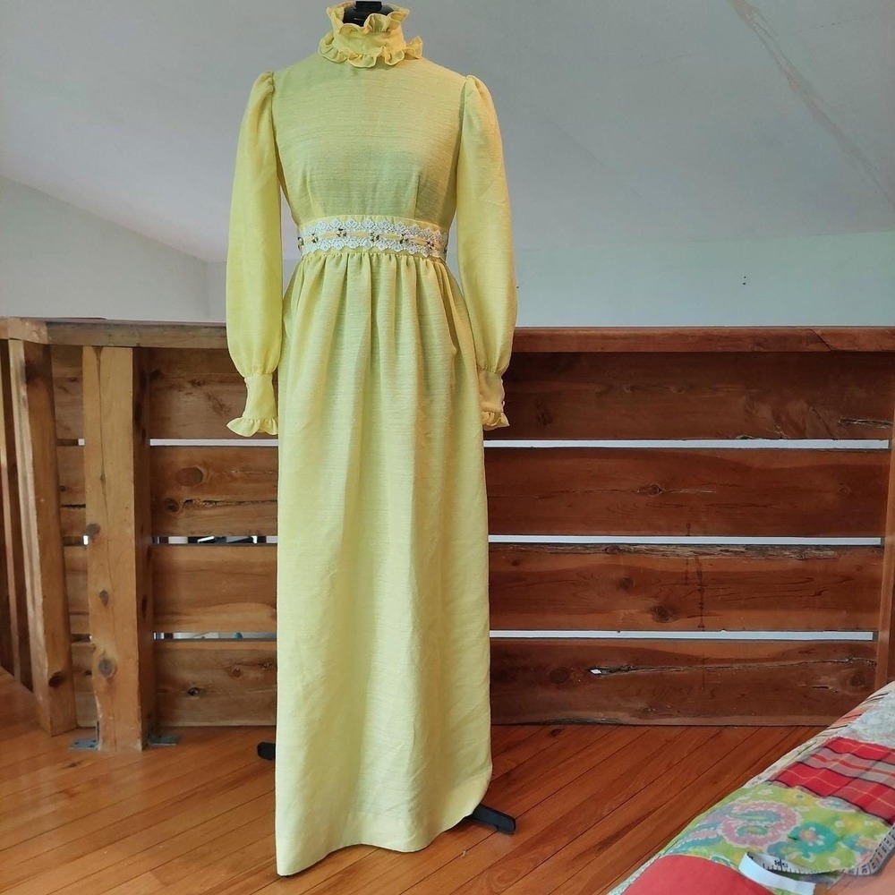 Vintage 1970s Yellow Handmade Maxi Dress Lace Ruffle Prairie‎ Cottagecore XS